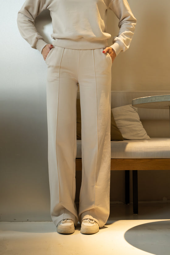Sweatshirt and palazzo in Beige