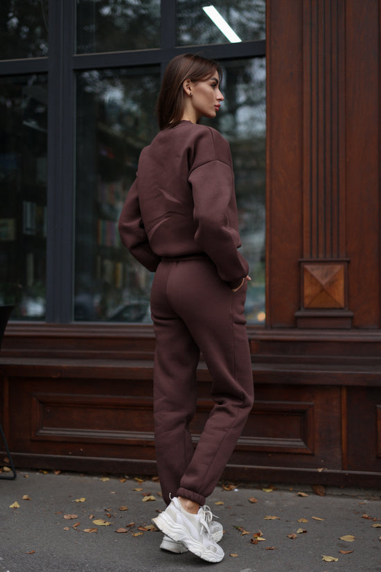 Sweatshirt and joggers in chocolate