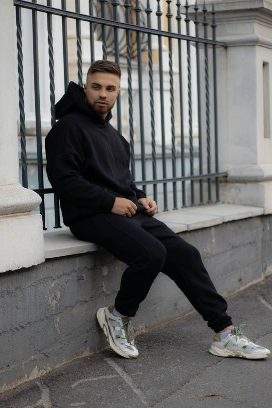 Tracksuit with Oversized Hoodie & Jogger – Black