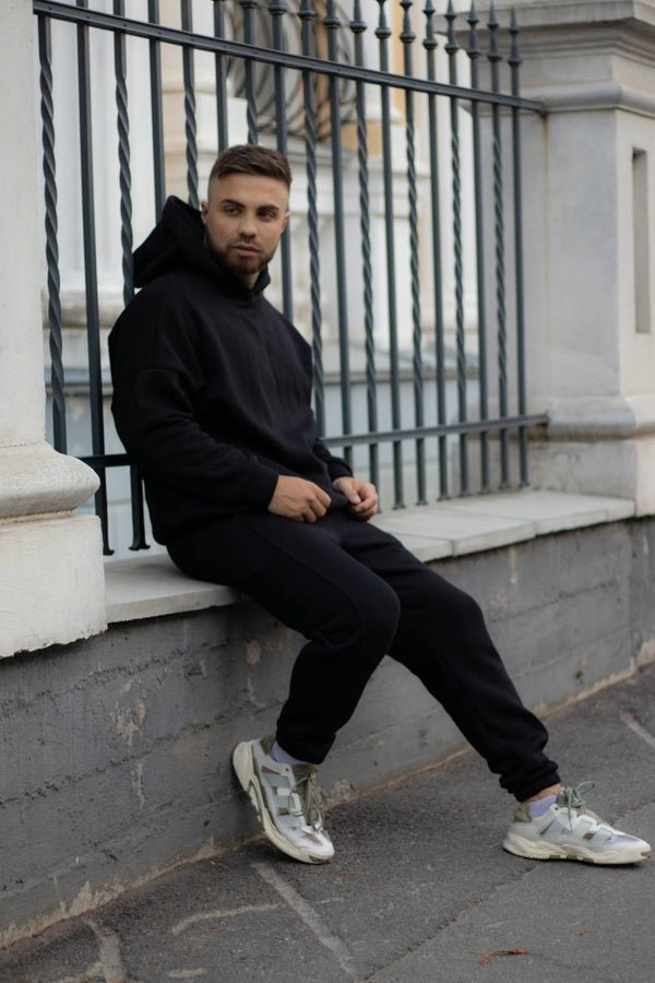 Tracksuit with Oversized Hoodie & Jogger – Black